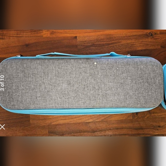 OPI Nail Lacquer with carrying cases - Picture 3 of 10